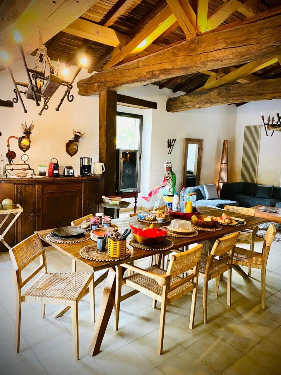 Le Moulin Du Guy, Proche Du Puy Dufou Bed & Breakfast Chanverrie Екстериор снимка