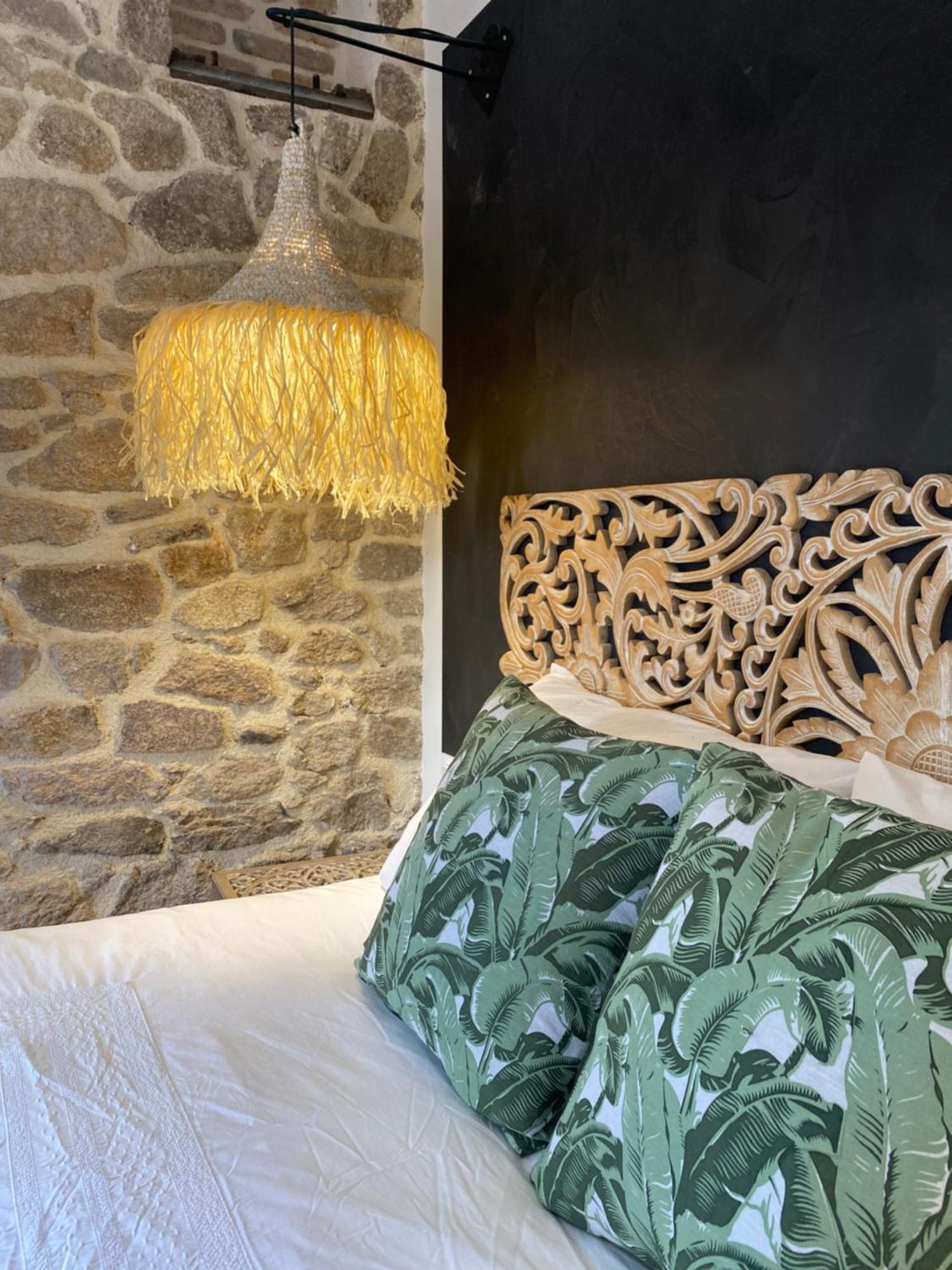 Le Moulin Du Guy, Proche Du Puy Dufou Bed & Breakfast Chanverrie Екстериор снимка