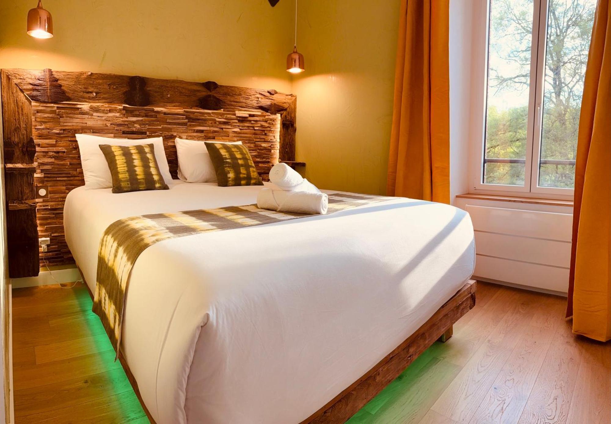 Le Moulin Du Guy, Proche Du Puy Dufou Bed & Breakfast Chanverrie Екстериор снимка