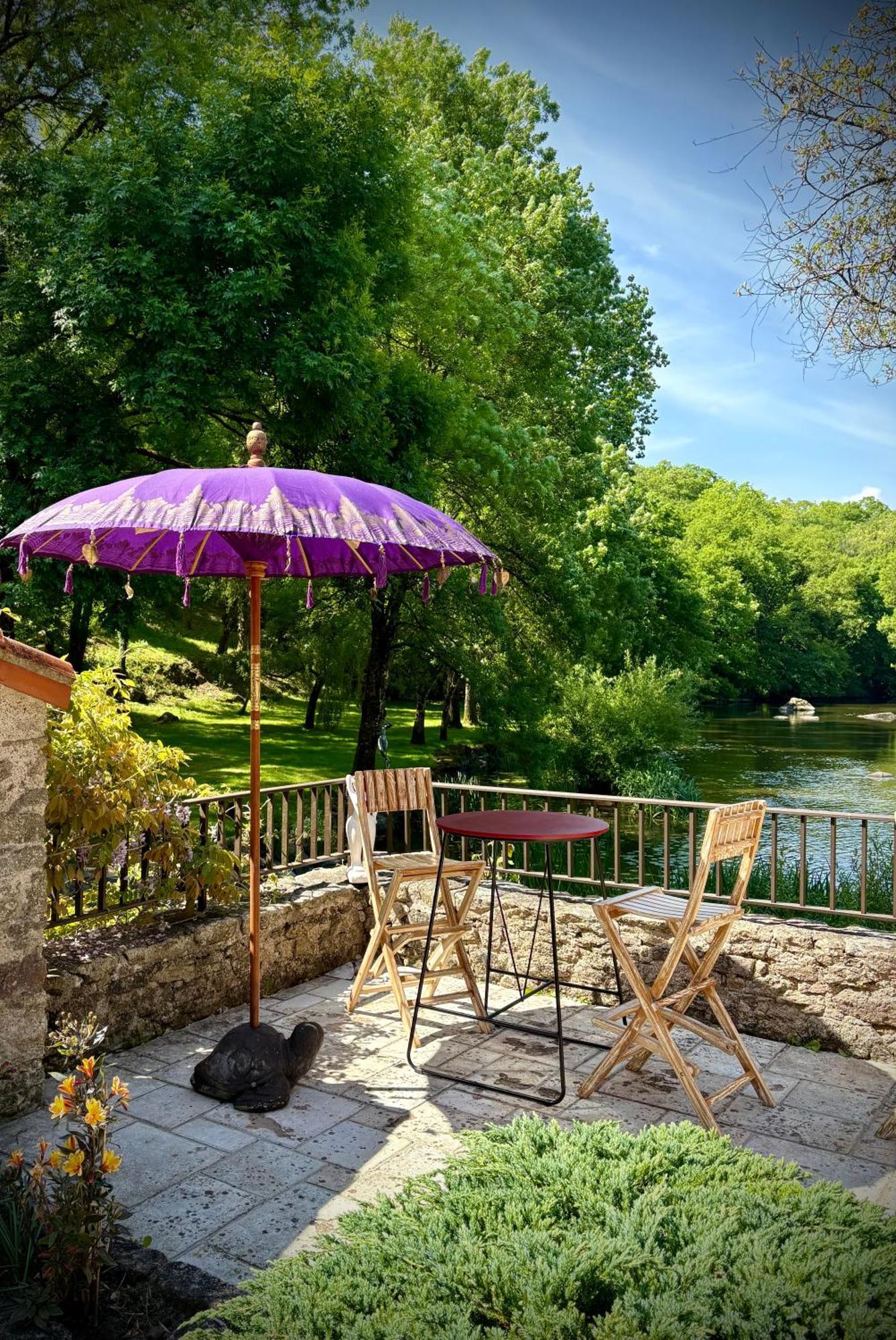 Le Moulin Du Guy, Proche Du Puy Dufou Bed & Breakfast Chanverrie Екстериор снимка