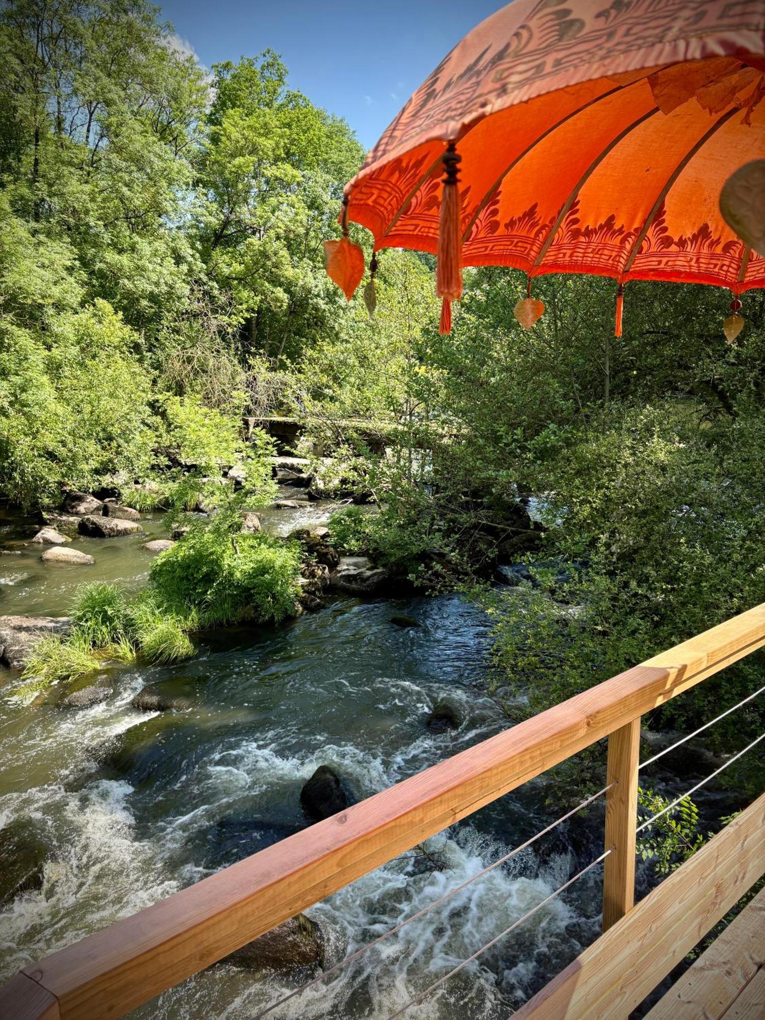 Le Moulin Du Guy, Proche Du Puy Dufou Bed & Breakfast Chanverrie Екстериор снимка